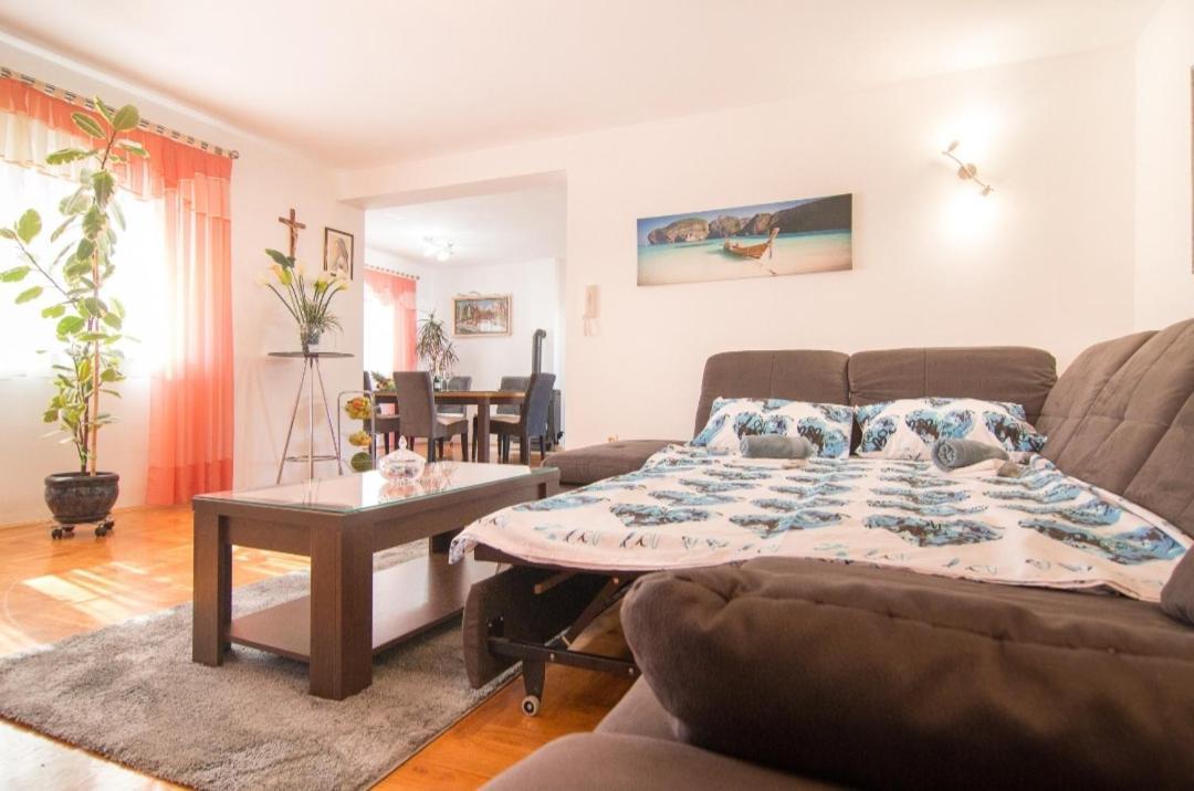 Apartment Antonella Fasana Fažana Екстериор снимка
